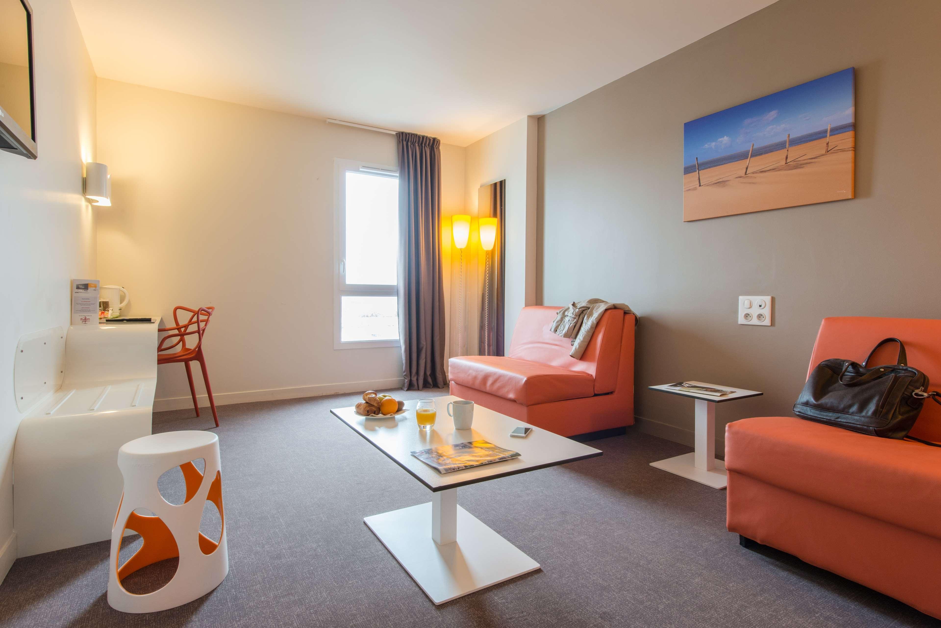 Hotel Confort La Rochelle Centre Les Minimes Екстериор снимка