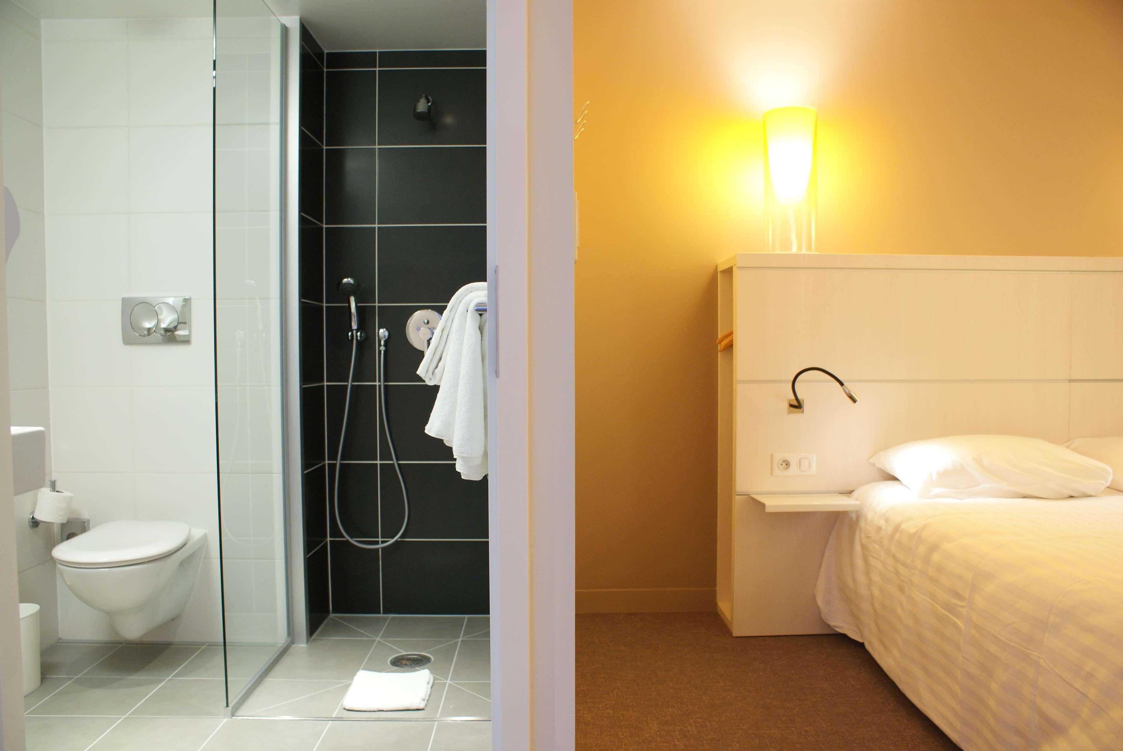 Hotel Confort La Rochelle Centre Les Minimes Екстериор снимка