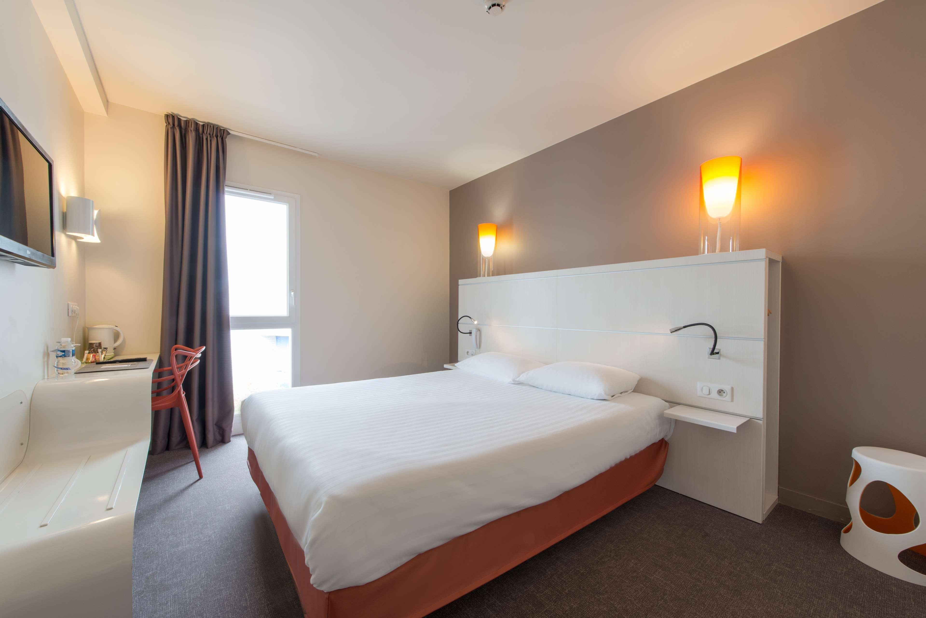 Hotel Confort La Rochelle Centre Les Minimes Екстериор снимка