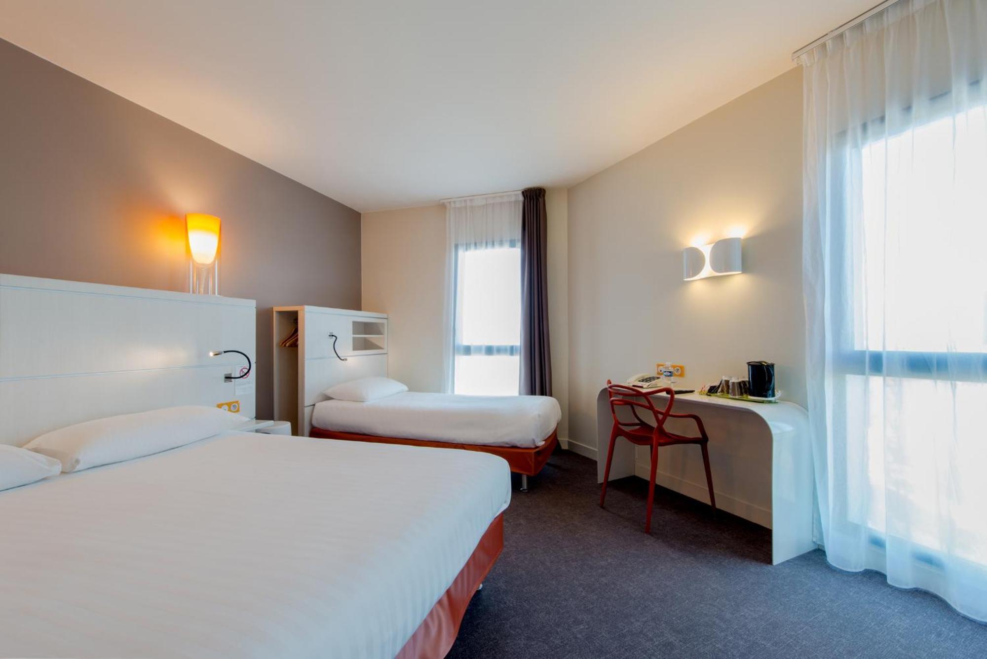 Hotel Confort La Rochelle Centre Les Minimes Екстериор снимка