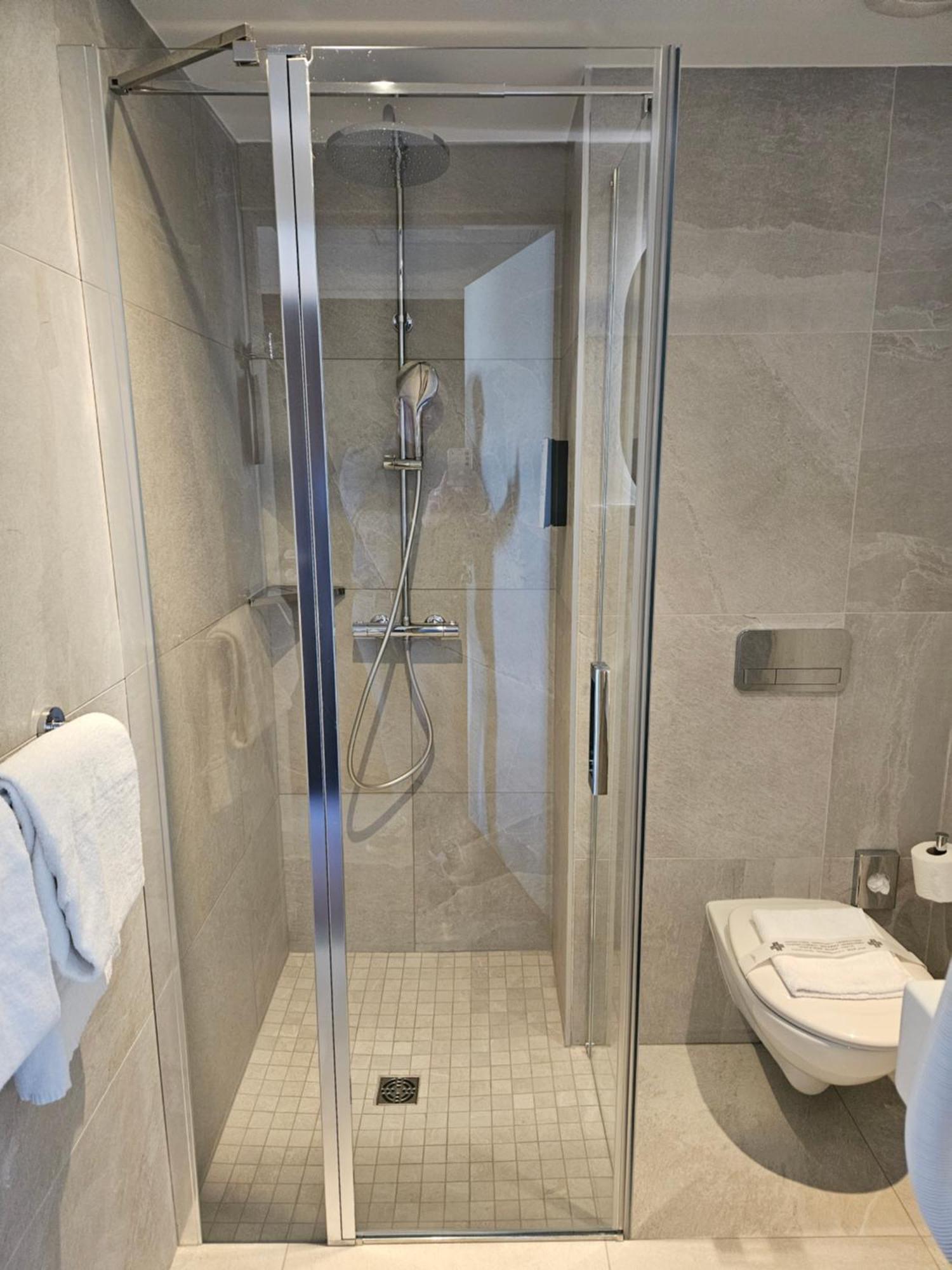 Hotel Confort La Rochelle Centre Les Minimes Екстериор снимка
