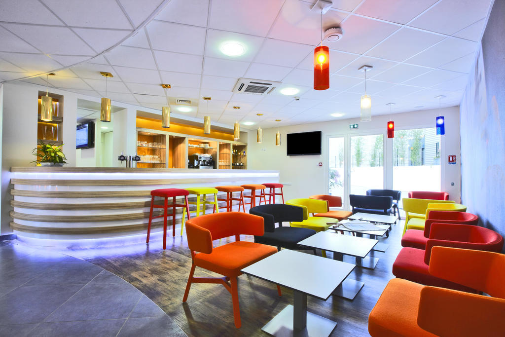 Hotel Confort La Rochelle Centre Les Minimes Екстериор снимка