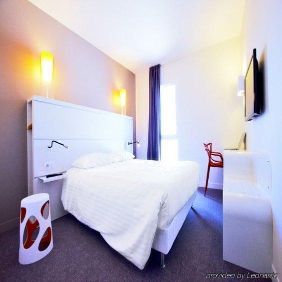 Hotel Confort La Rochelle Centre Les Minimes Екстериор снимка